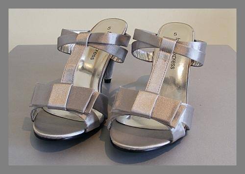 SIZE: 5 - PEWTER SANDALS FROM FASHION EXPRESS