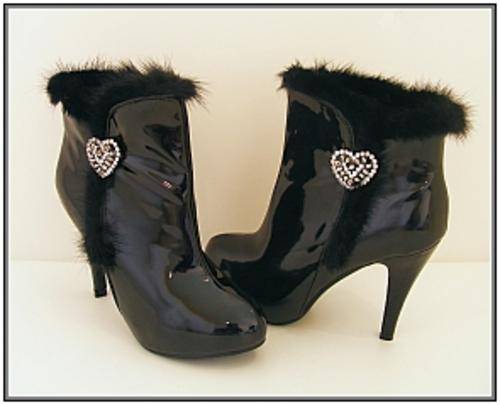 *R1* - SIZE: 5 - BLACK PATENT LEATHER FULLY FUR LINED ANKLE BOOTS