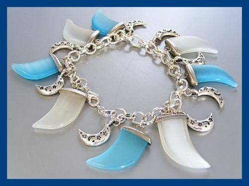 *R1* - BLUE / WHITE CATS-EYES BRACELET