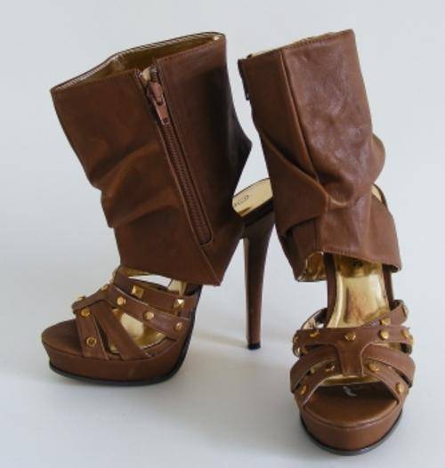 *R1* - SIZE: 7 - BROWN PLATFORM STRAPPY STUDDED SANDALS