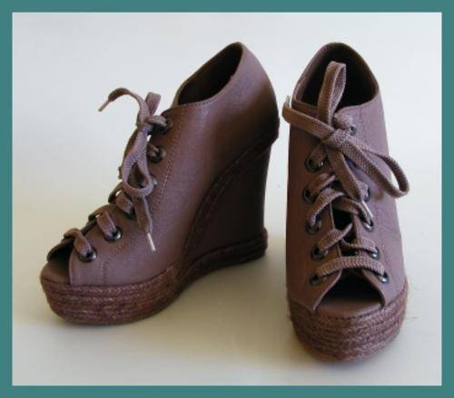SIZE: 4 - NUDE WEDGE HEEL PEEPTOE LACE-UP SHOES