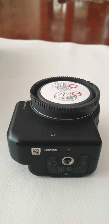 LA-EA4 35mm Full-Frame A-Mount Adapter