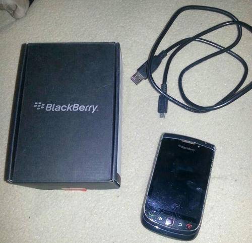BLACKBERRY 9800 - NEEDS REPAIRING