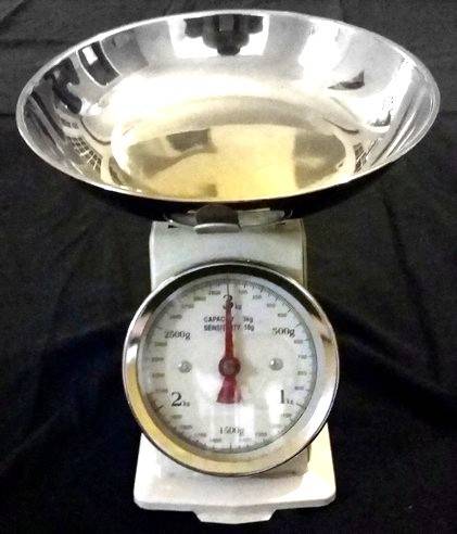 ** R1 CLEARANCE SALE ** KITCHEN SCALE WITH STAINLESS STEEL WEIGHING DISH