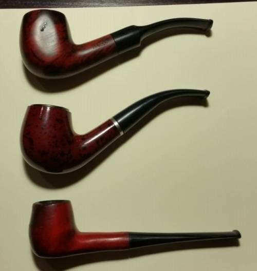 3 Pipes available - 1 x Cherrywood Angelo - 1 x Golden Leaf 1012 - 1 x Bakelite Pipe