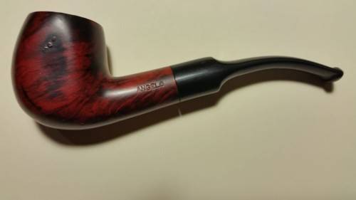 3 Pipes available - 1 x Cherrywood Angelo - 1 x Golden Leaf 1012 - 1 x Bakelite Pipe