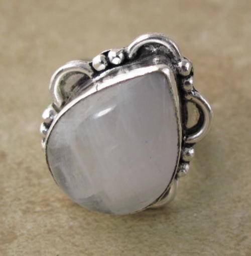ATTRACTIVE MOONSTONE NATURAL GEMSTONE 925 SILVER RING #8.25 - 4924 V12