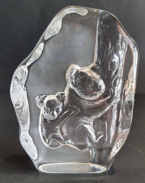 Heavy 1.25kg Mommy and Baby Koala on Bamboo Glass Paperweight or Ornament - Magnificent