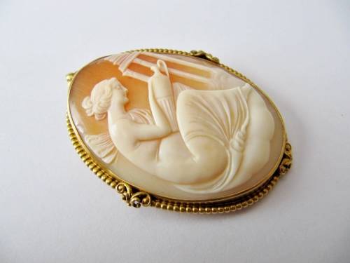 Large Antique 14K Gold Cameo with Carved Classical Scene