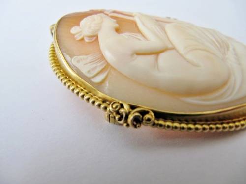 Large Antique 14K Gold Cameo with Carved Classical Scene