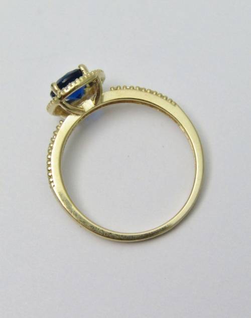 Beautiful! 9ct Gold Ring with Sparkling Blue- and Clear Zirconia Stones