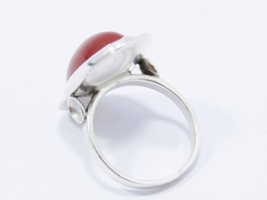 A Lovely Jasper Stone Ring in Sterling Silver.