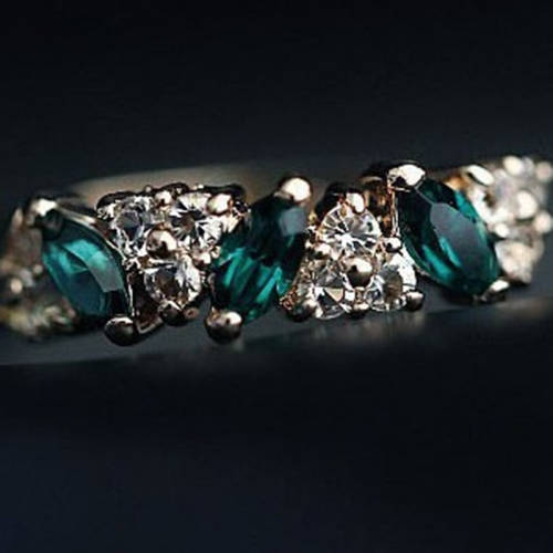 GREEN CRYSTAL RING US SIZE 6.5