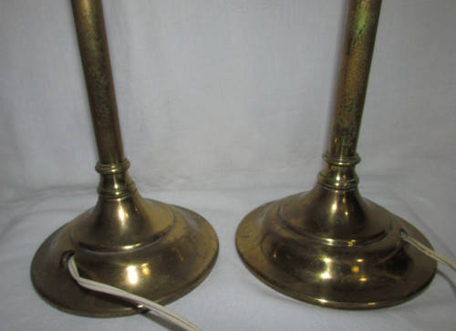 A PAIR OF VINTAGE BRASS LAMPS