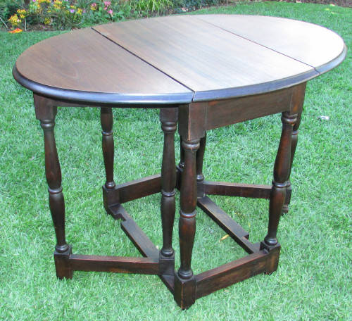 ANTIQUE GATELEG TABLE
