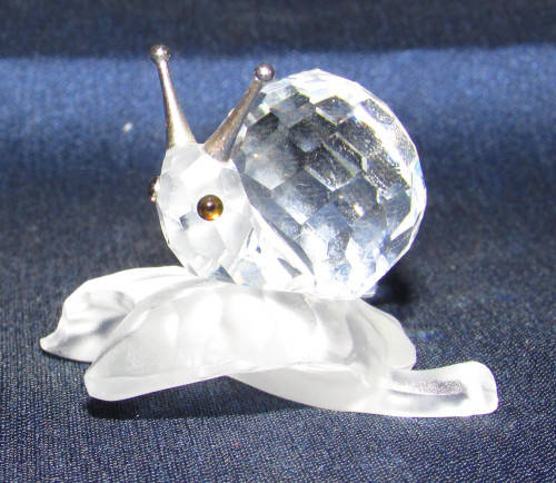 SWAROVSKI CRYSTAL - SNAIL ON A VINE LEAF