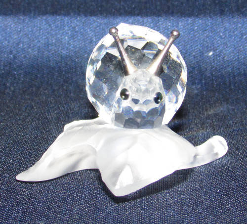 SWAROVSKI CRYSTAL - SNAIL ON A VINE LEAF