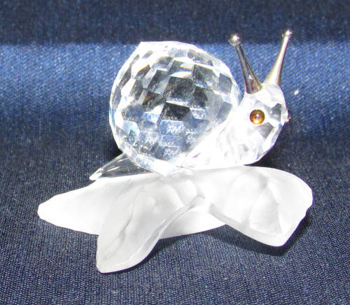 SWAROVSKI CRYSTAL - SNAIL ON A VINE LEAF