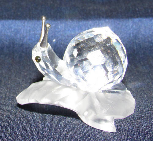 SWAROVSKI CRYSTAL - SNAIL ON A VINE LEAF