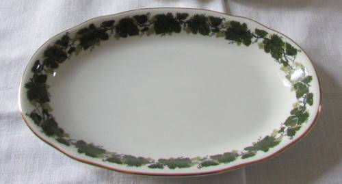 TRIPTIS PORZELLAN - 2 Oval Dishes and Salt and Pepper Set