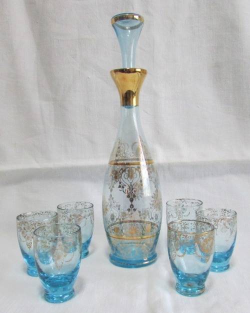 MURANO GLASS DECANTER AND 6 GLASSES with Ornate Gold Decoration