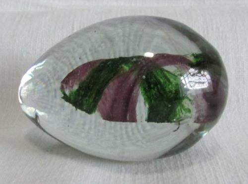 GLASS EGG PAPERWEIGHT