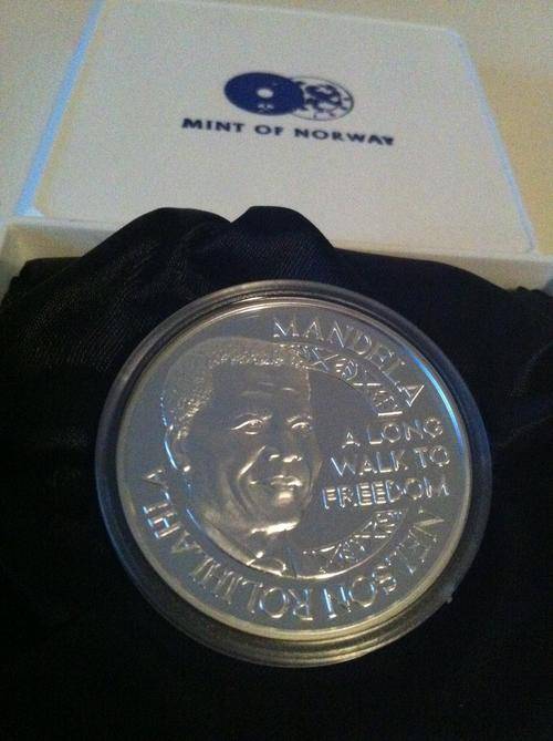 Nelson Mandela Commemorative Medal (1993 Nobel Peace Prize)
