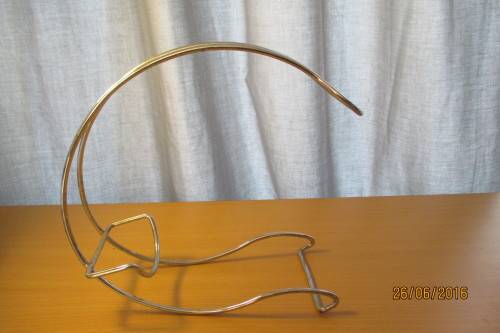 ***BEAUTIFUL WINE HOLDER X 1 BOTTLE *** FOR THAT SPECIAL BOTTLE OF WINE  !!!