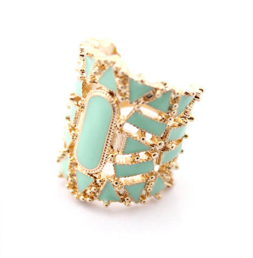 Green & Gold Filigree Beautiful Ring