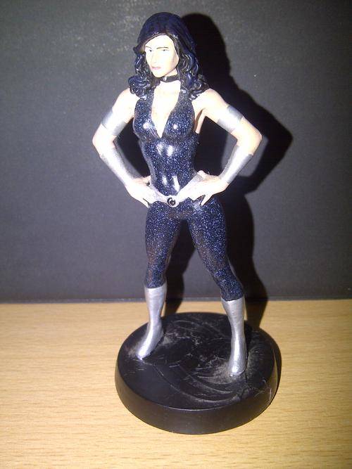 DC FIGURINE CAST IN LEAD DONNA TROY