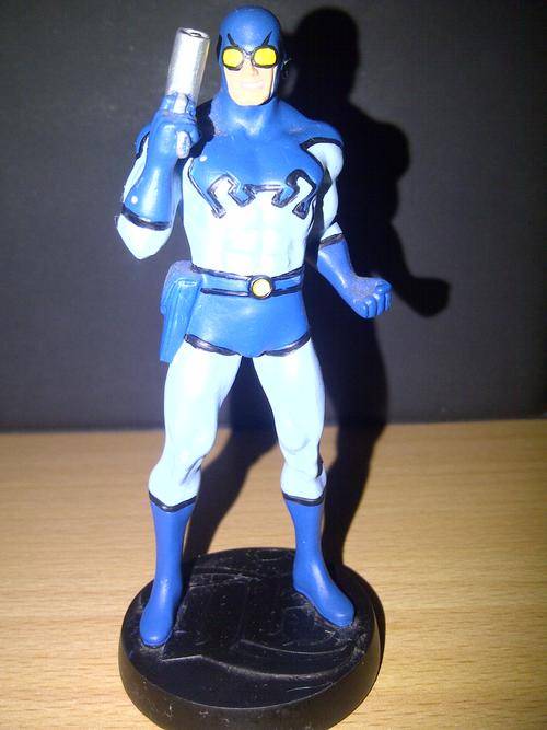 DC FIGURINE CAST IN LEAD BLUE BEETLE