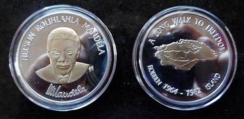 MANDELA ROBBEN ISLAND GOLD PLATED COIN 1964 -1982 LONG WALK TO FREEDOM INPLASTIC CAPSULE SEE PICS!!!