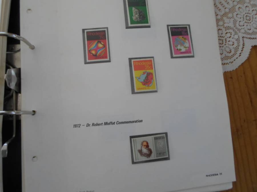 FILE RHODESIA MINT STAMPS ONLY SOME PAGES SCANNED SEE PICS