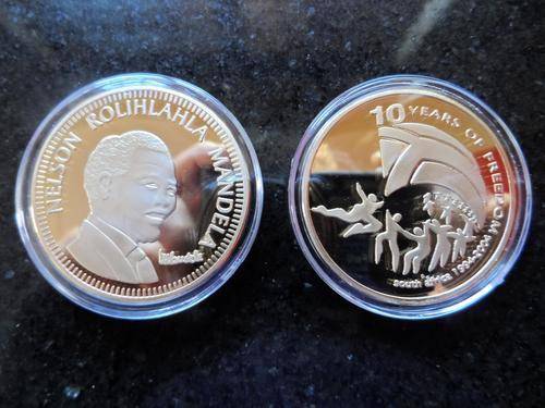 NELSON MANDELA 10 YEARS OF FREEDOM GOLD CLAD COIN SEE PICS