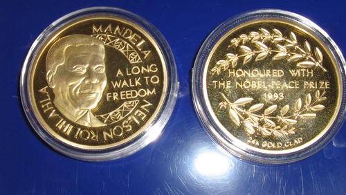 NELSON MANDELA NOBEL PEACE MEDALION 1993 24k GOLD CLAD SEE PICS!!!!!!!!!!!