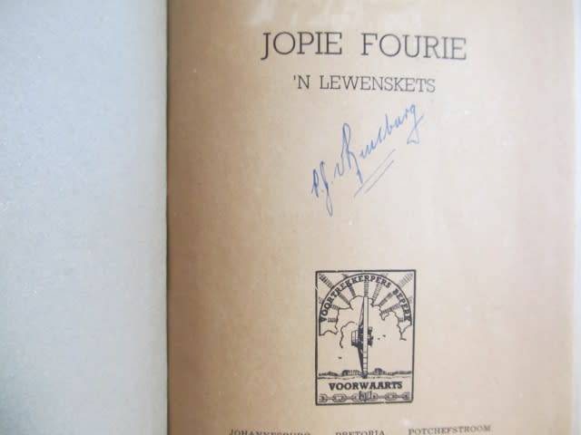 Jopie Fourie - n Lewenskets -  J M de Wet