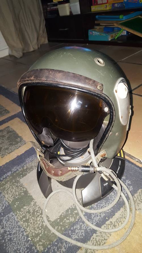 *** SAAF AIRFORCE PILOTS HELMET *** 7 DAY AUCTION