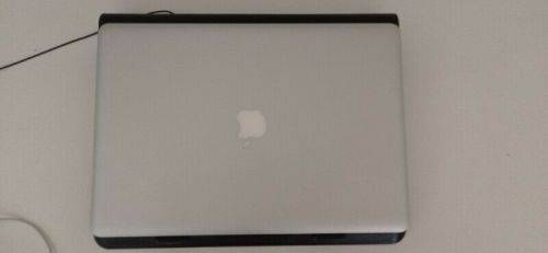 MacBook Pro 15-Inch Core i7 (Early 2011) - 2.2 GHz + MagSafe Charger