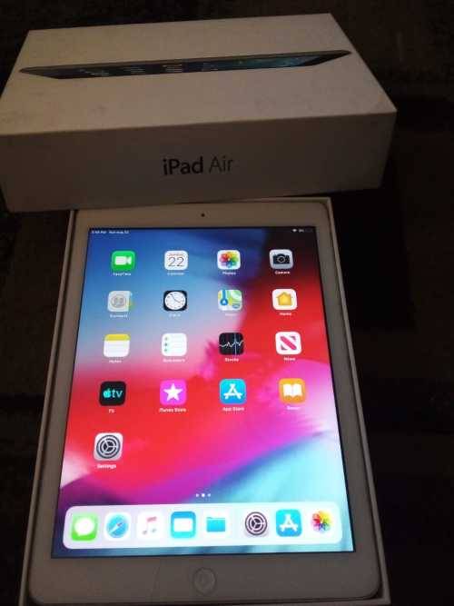 Boxed iPad Air 128GB WiFi + 4G