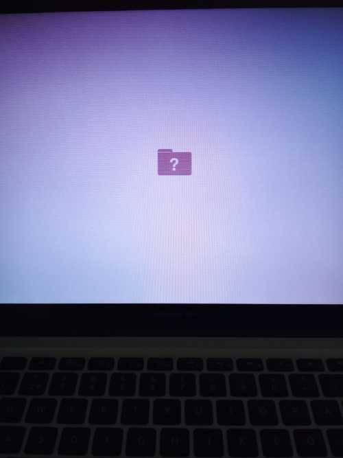 MacBook Pro 15-Inch Core i7 (Early 2011) - 2.2 GHz + MagSafe Charger