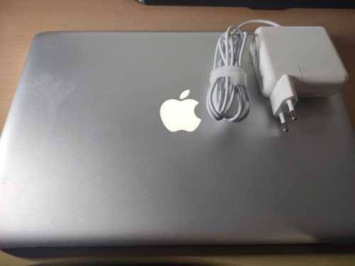 MacBook Pro 13-Inch `Core i5` 2.3 Early 2011 + MagSafe Charger
