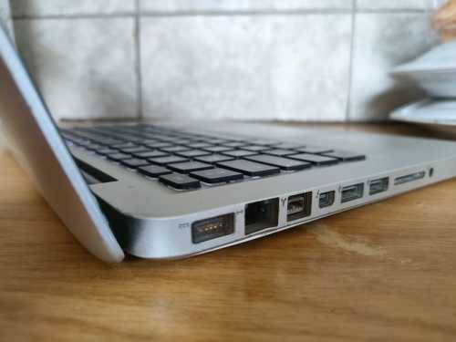 APPLE MACBOOK PRO (MID 2012) CORE i5 *** 4GB RAM *** 500GB HDD