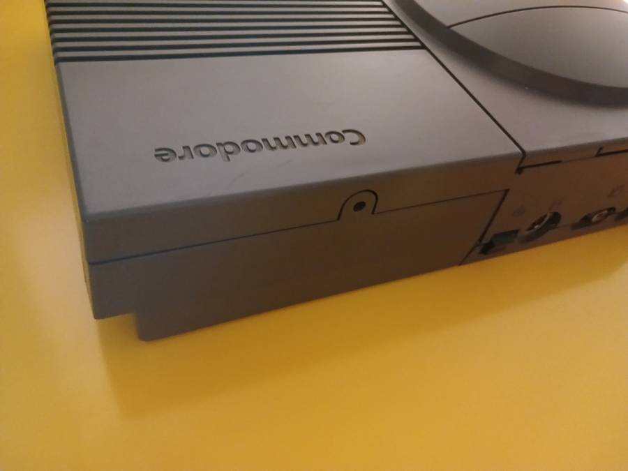 Commodore Amiga CD 32 console with Games