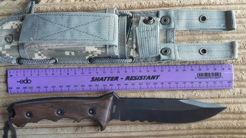 Schrade Extreme Survival knife