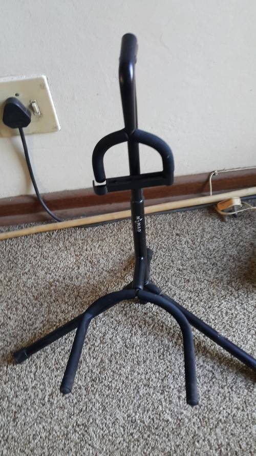 Guitar stand and 7 metre cable