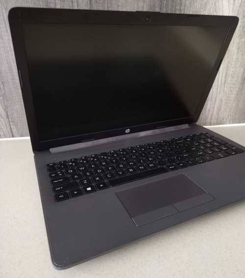 Core i5 8th gen HP 250 G7  DEMO Laptop 8G/1TB HD/UHD Graphics /Office 21/2y wnty and FREE BAG