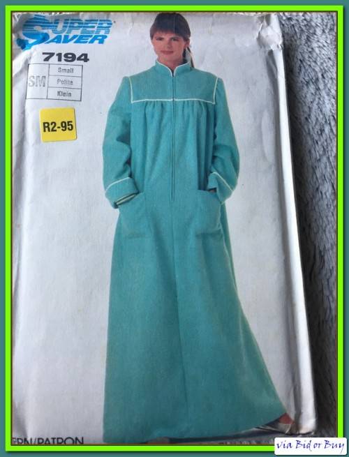 PATTERN SUPER SAVER 7194 - GOWN/ROBE (UNUSED)(SIZE S-M)