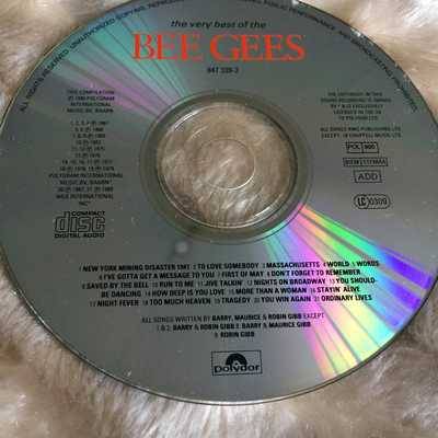 CD - BEE GEES: THE VERY BEST OF THE BEE GEES