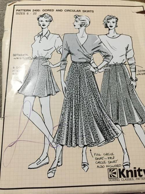 PATTERN KNITWIT 2400 - GORED AND CIRCULAR SKIRT (SIZE 6-22) BACKPAGE TORN OFF (WILL PROVIDED SLEEVE)