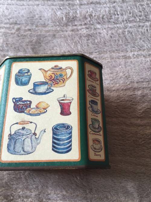 TIN - TRADITIONAL AND HERBAL TEAS